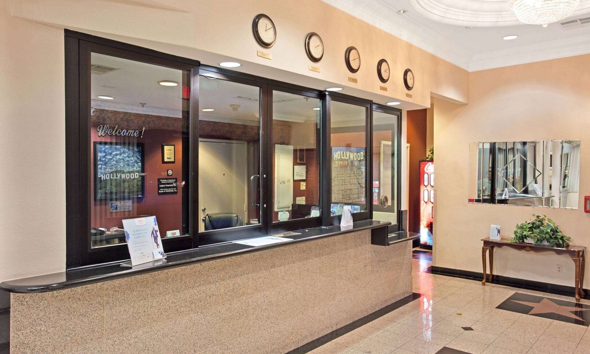 Little Armenia Hotel | Super 8 by Wyndham Hollywood/LA Area
