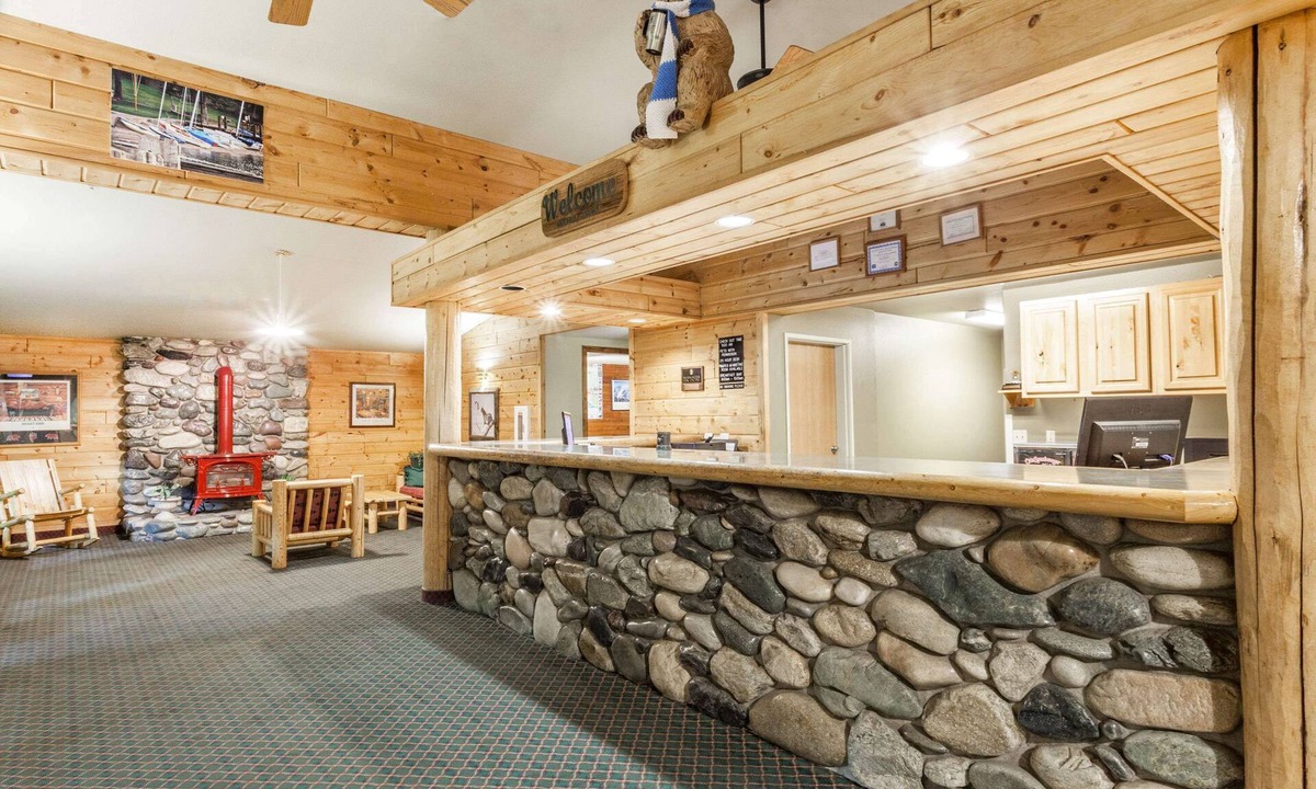 McCall Hotel | Super 8 by Wyndham McCall