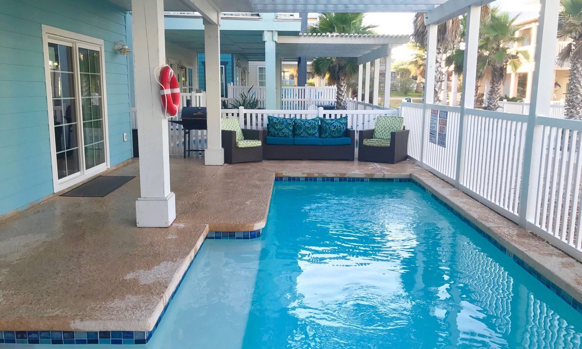 Port Aransas House | SUPER SPECIAL RATE June 14-19 - 6BR Home, Private Pool & Beach Access, Sleeps 16