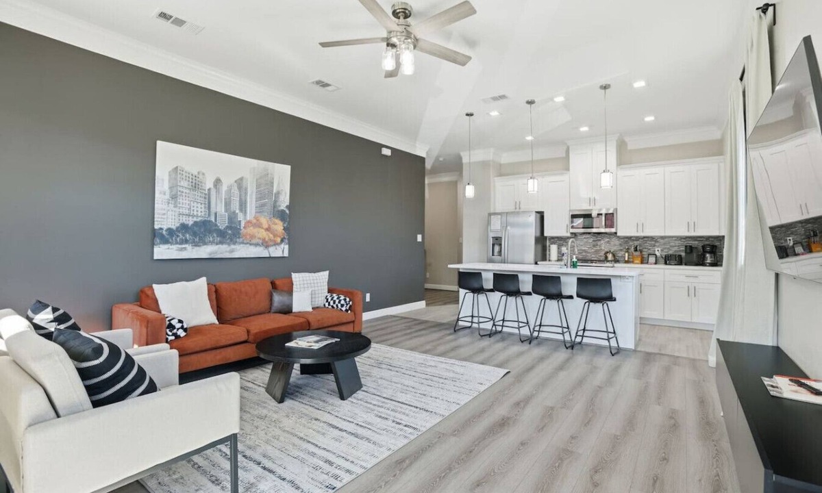 Greater Fondren Southwest House | SW Houston 2BR | King Beds, Gym, Workspace