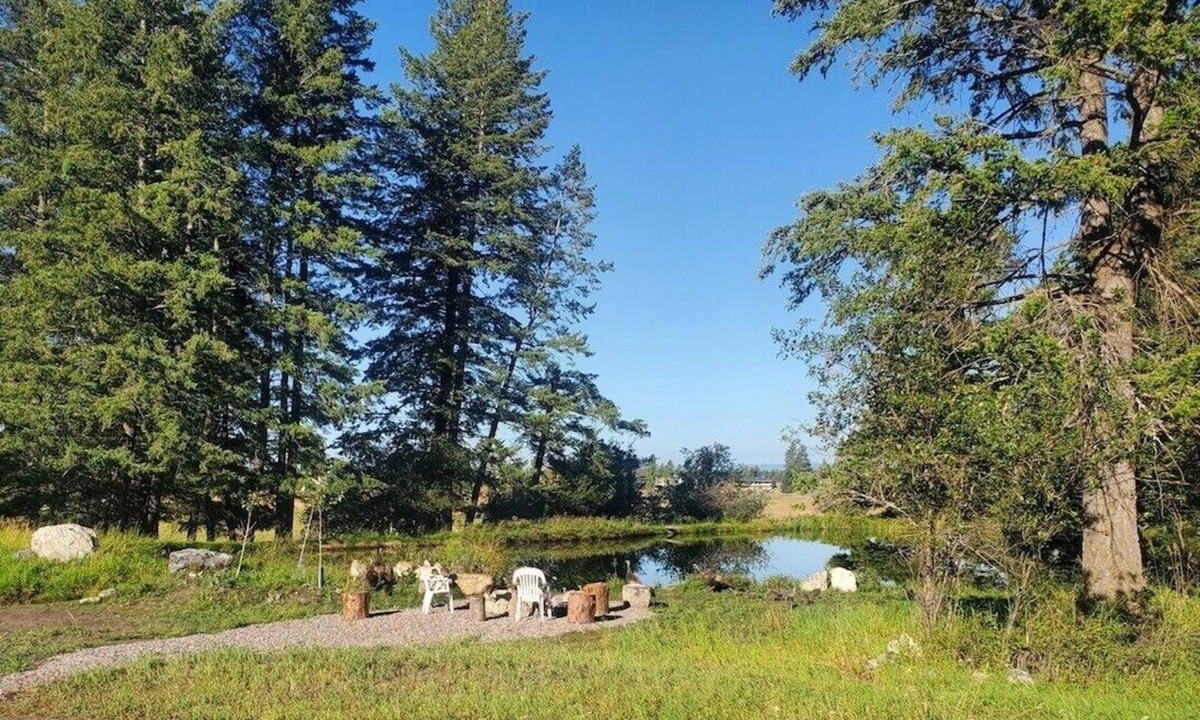 Columbia Falls Cabin | Tamarack Cabin at Columbia Mountain Ranch