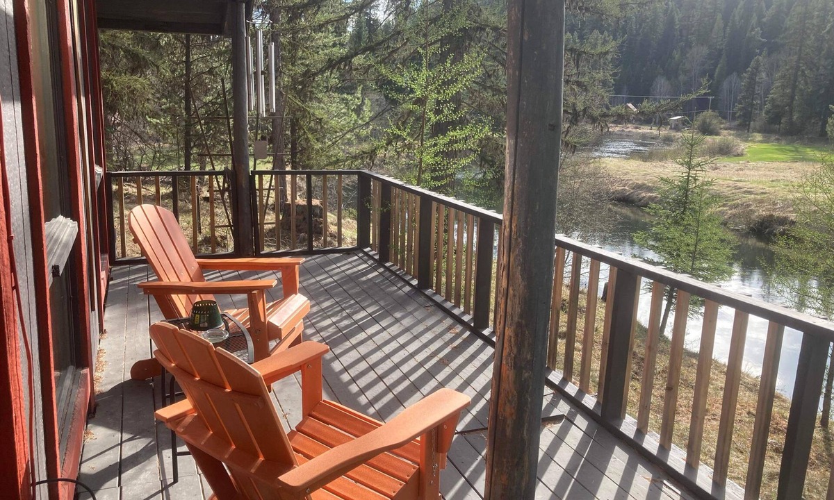 Troy Cabin | Tamarack Retreat: River Front, Kayaks, Campfire