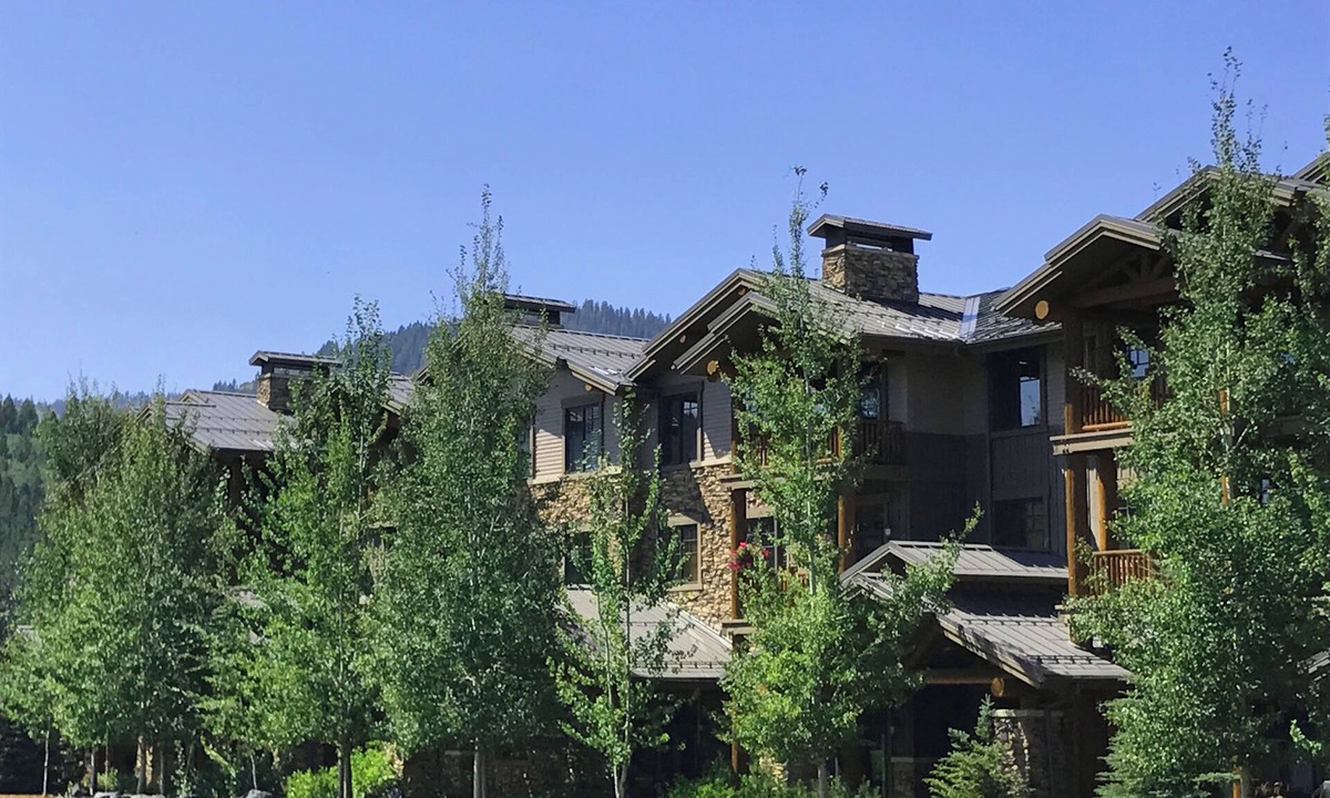 Victor Condo | Teton Springs Resort Condo with large outdoor dining and Underground Parking