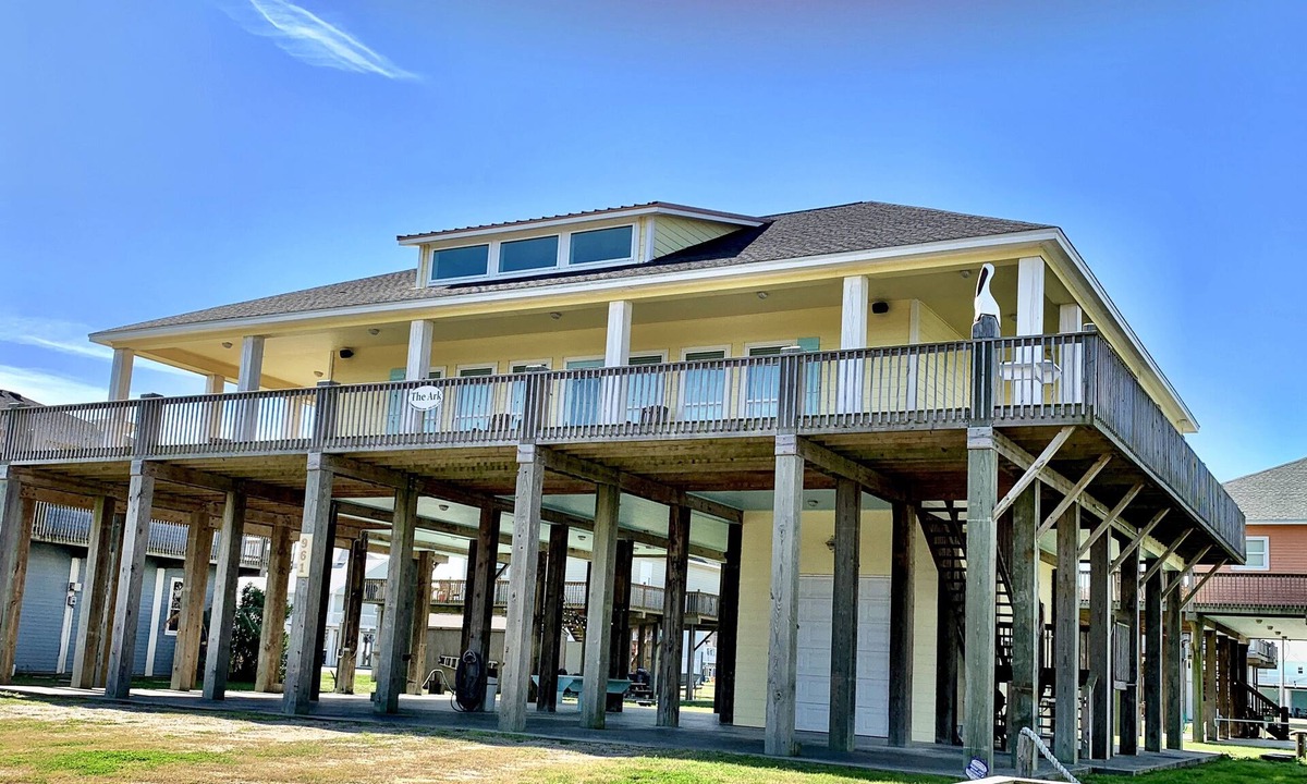 Port Bolivar House | THE ARK ON CRYSTAL BEACH, spacious, well appointed home, close to the beach