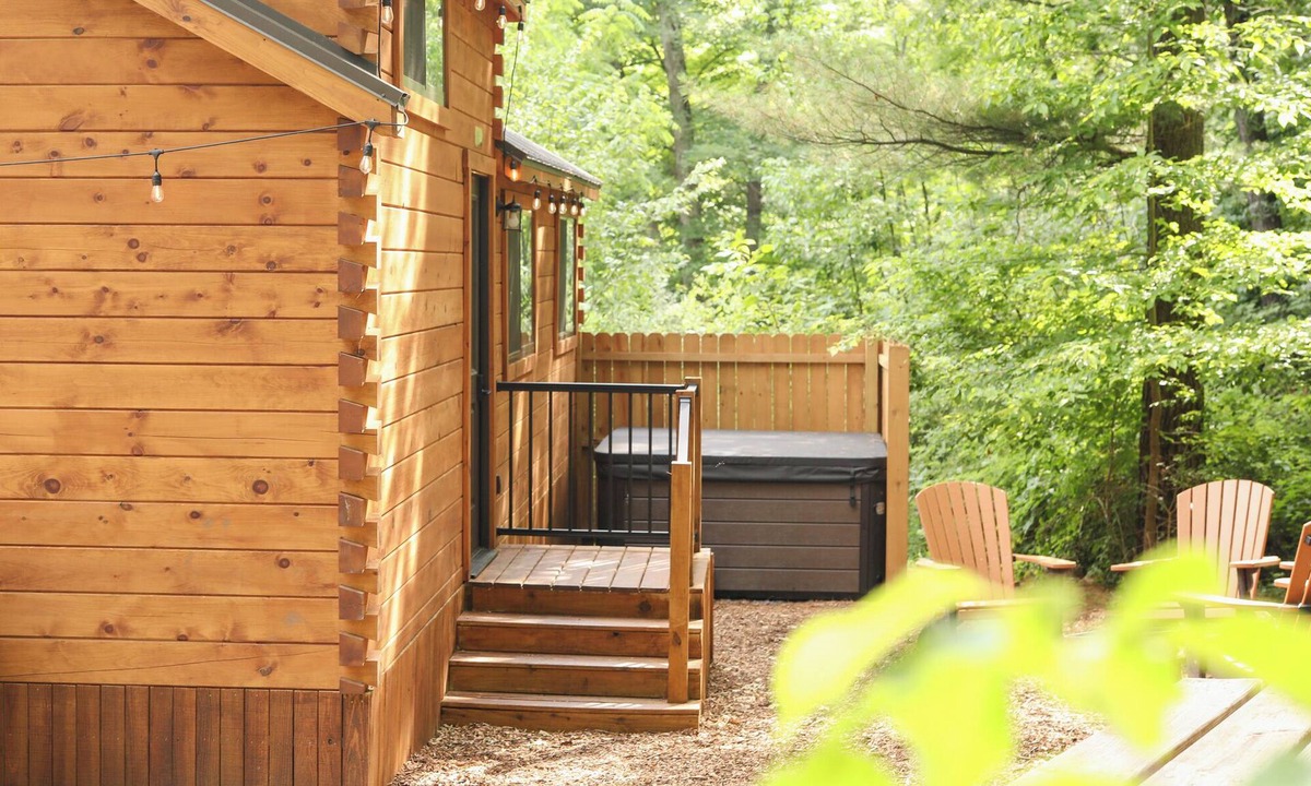 Mingoville Cabin | The Bellefonte Campground presents: Tiny Home | 2 Bedroom with HOT TUB
