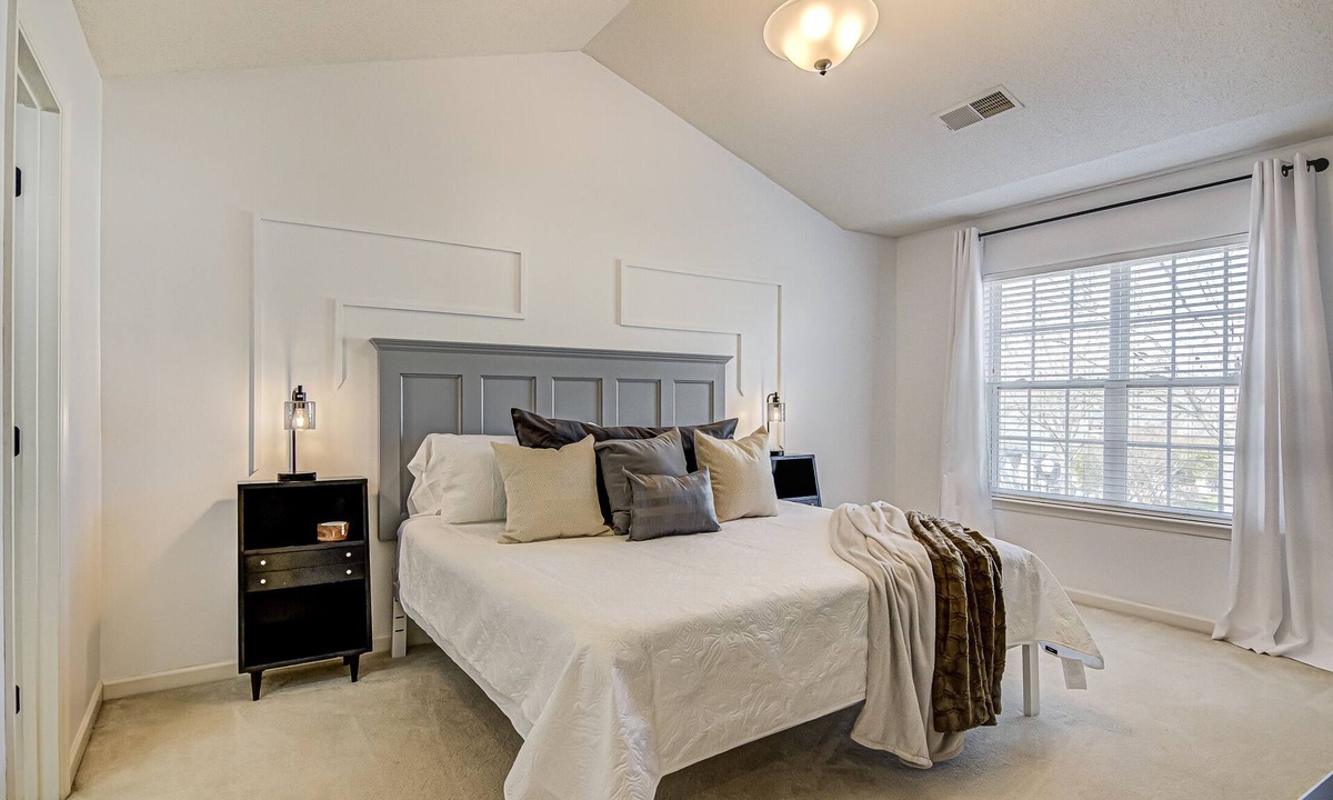 Greensboro House | The Cozy Daydream Near PTI ~ Pool ~ Sleeps 6: Max 4 Adults