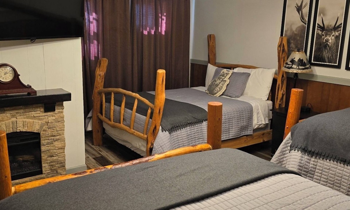 Hettinger Apartment | The Elk at Carls Cabins