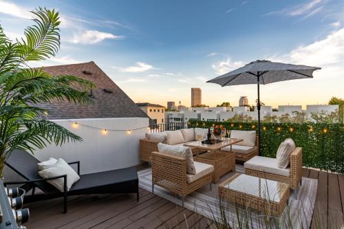 Washington Ave./ Memorial Park House | The Eterne Luxury, 4BR Rooftop - Garage, Rice Military Houston