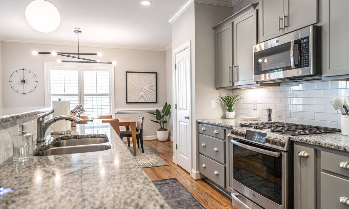 Southern Pines House | The Fairway on Crest: Luxurious Home Away from Home