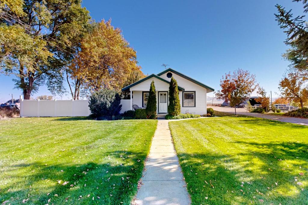 Burley House | The Farm Cottage