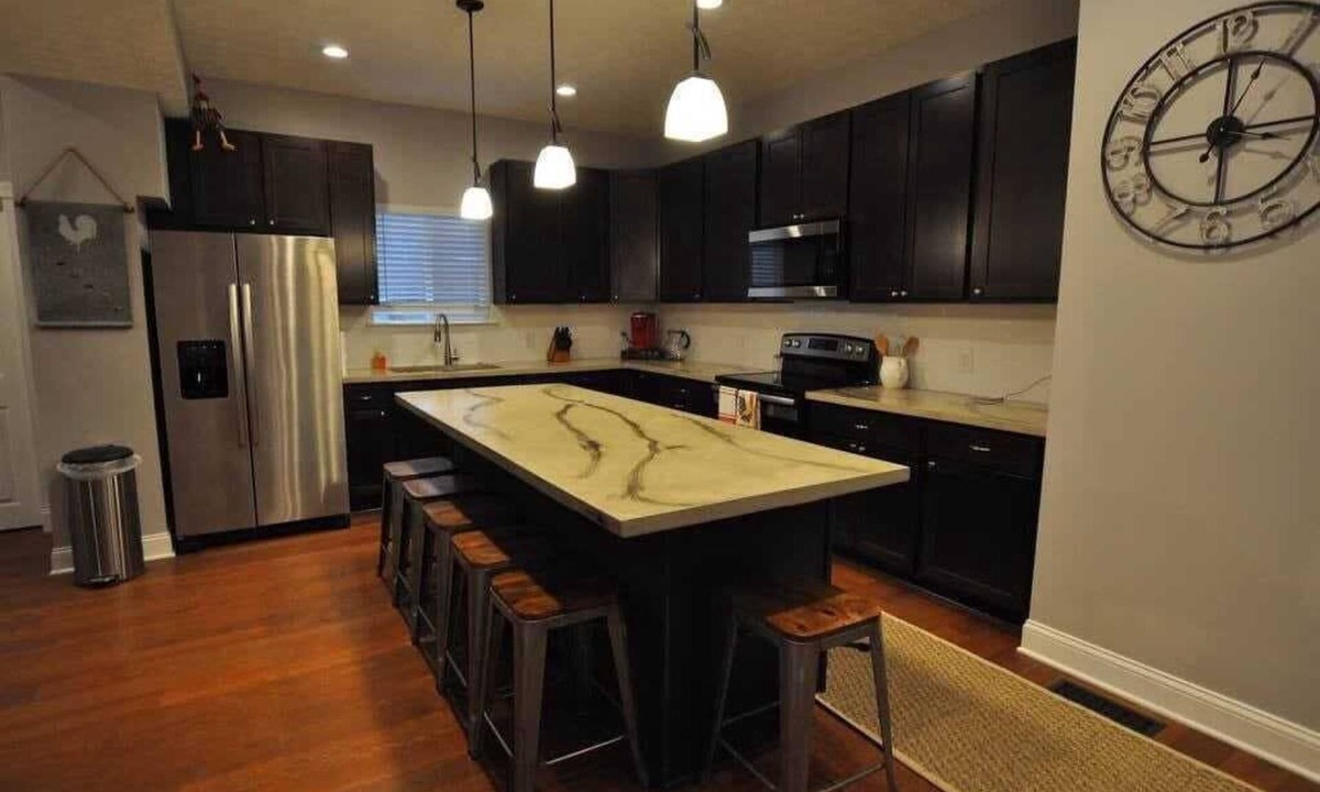 Housepitality The Roost | West Columbus