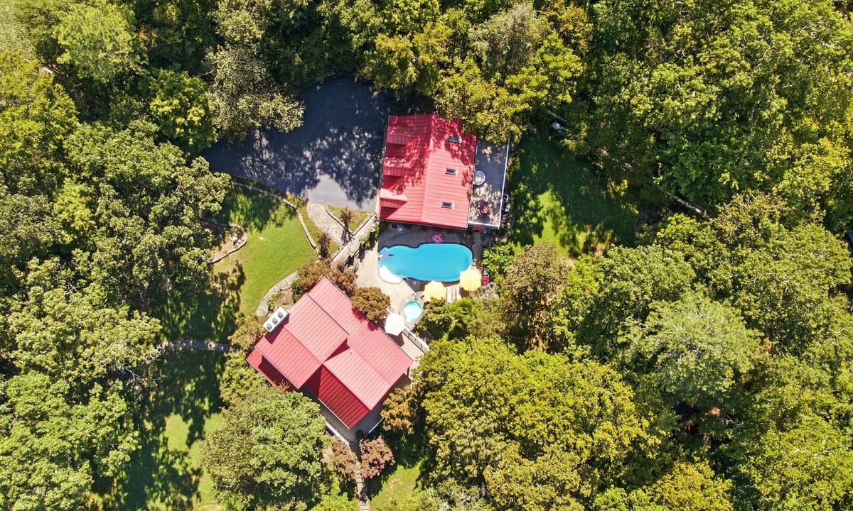 Chester House | The Gathering Place on 6 Acres w/Hot tub & Pool - 4Br/4Ba & Sleeps 14