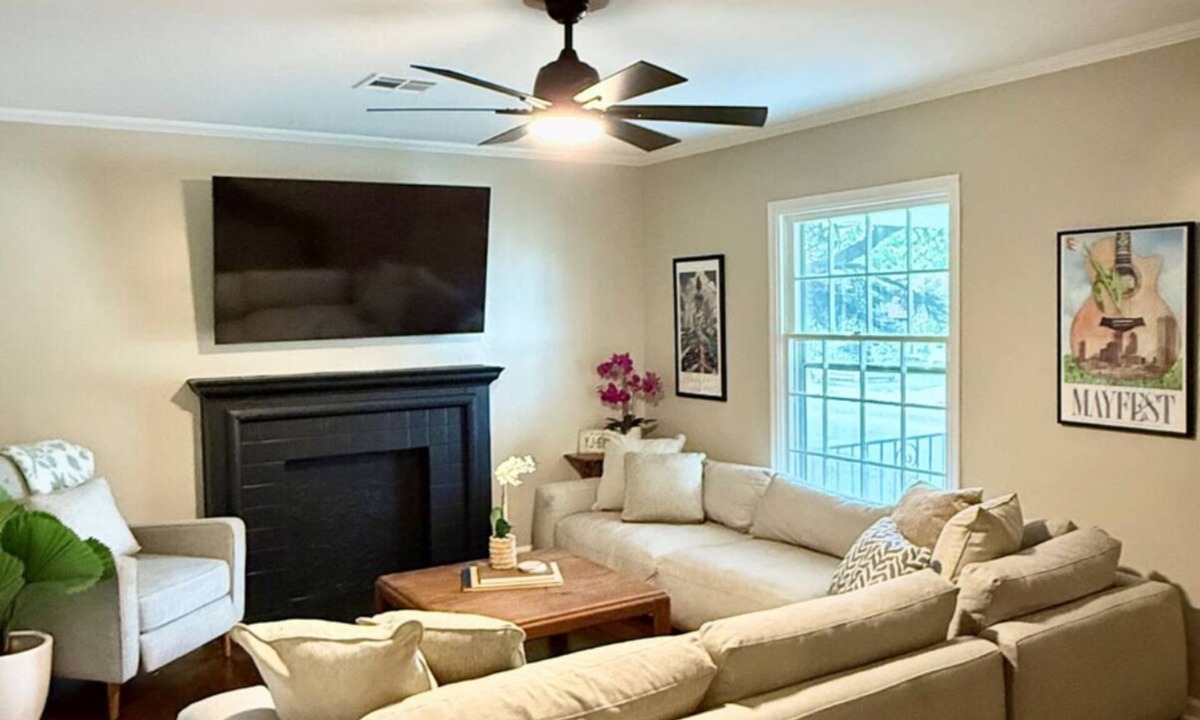 Tulsa House | The Golden Driller: Tulsa Fairgrounds