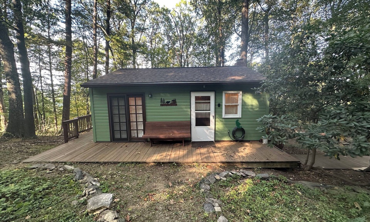 Aspers Cabin | The Green Glade Family Glamping Cabin Near Gettysburg & Trails