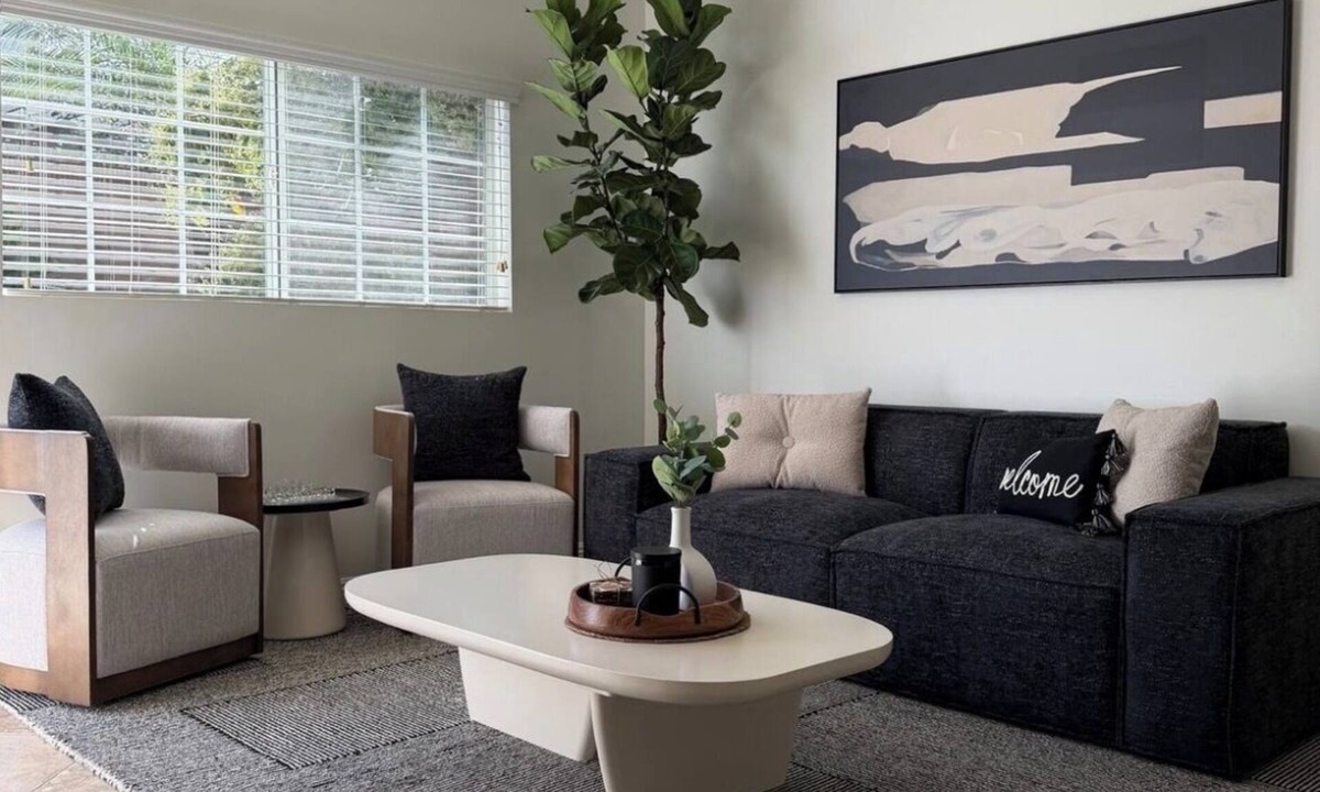 Lomita House | The Hidden Gem 2BR,private entry, yard, parking, Near Beach,Dining,Shops,Cinema