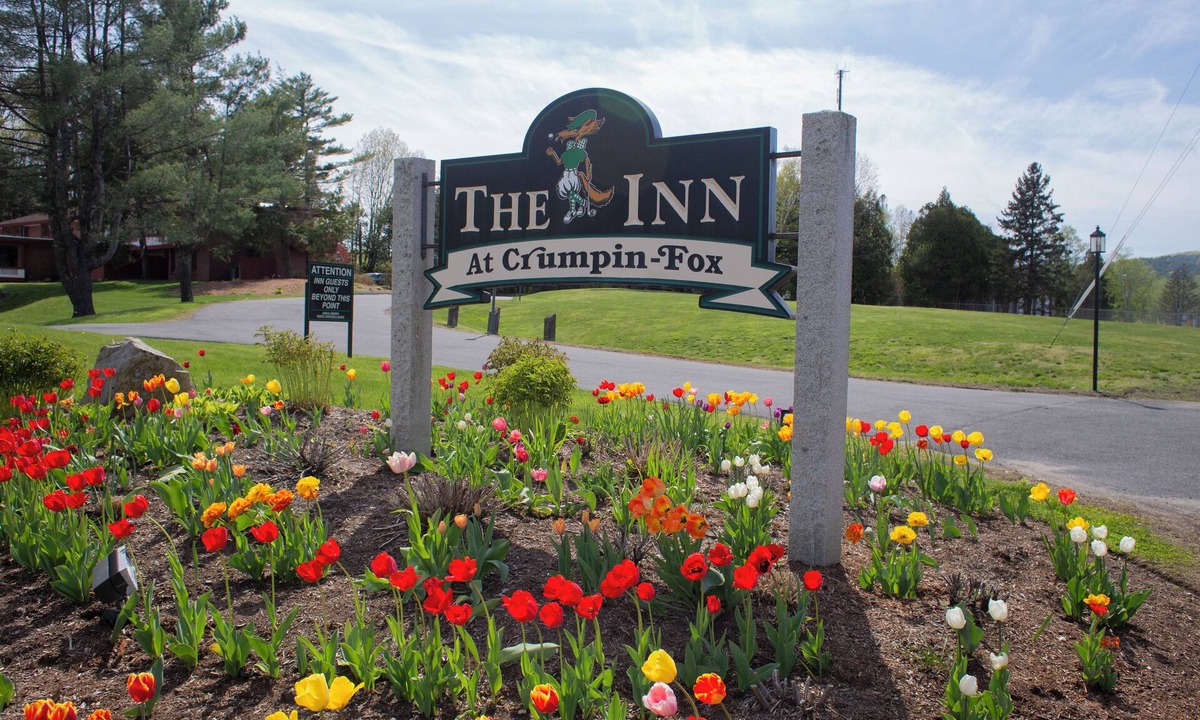 Bernardston Hotel | The Inn At Crumpin Fox
