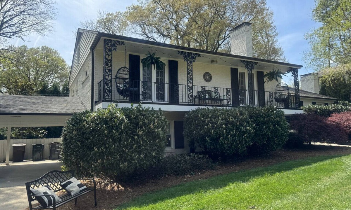 Greensboro House | The Nola House- Starmount Neighborhood
