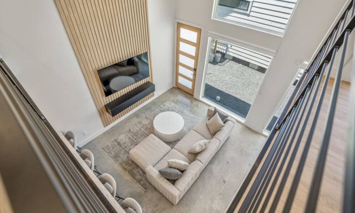 Greater East End Apartment | The O'Four Lofts Cabin, Unit C