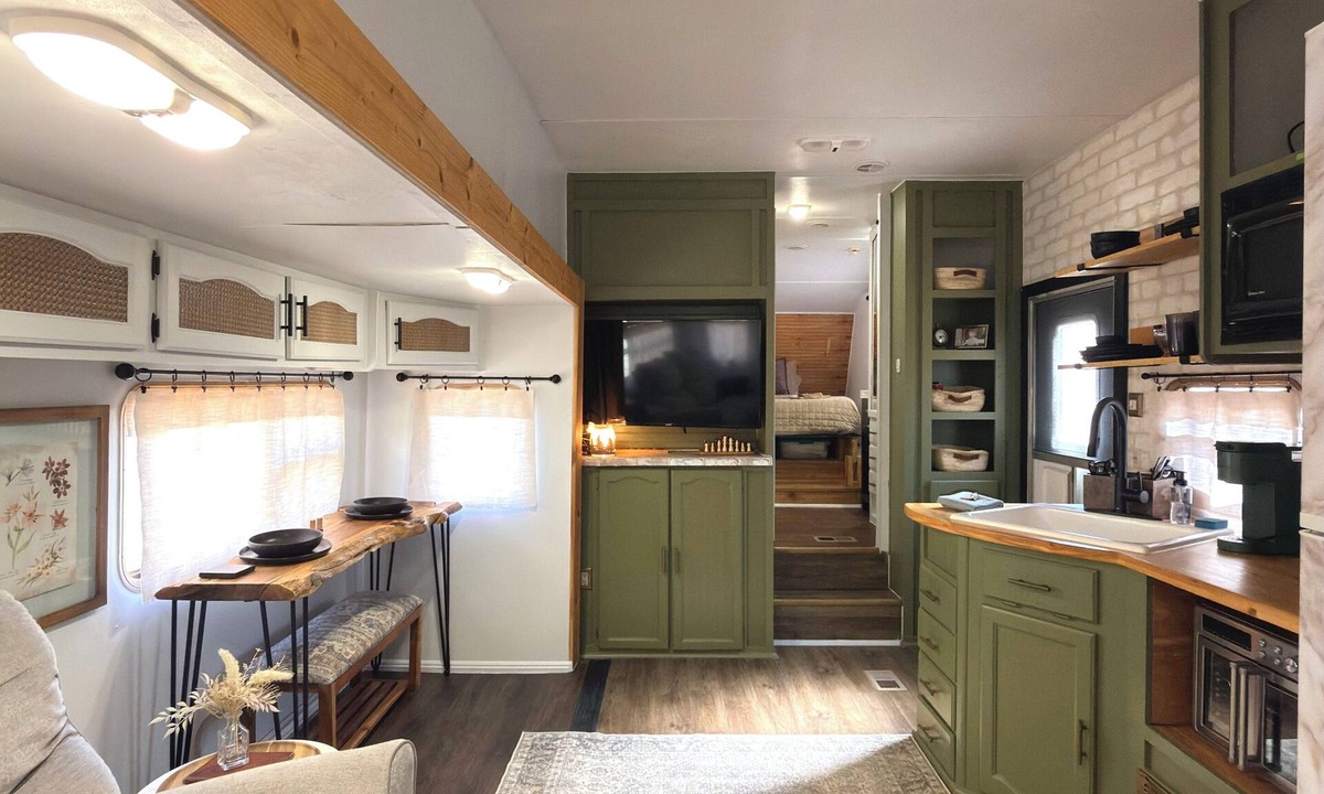 Pendleton House | The Pendle-Tin