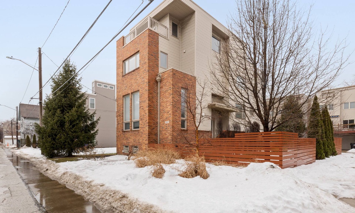 Tremont House | The Summit On Sixth Street-LUXURY MODERN 4BR Home