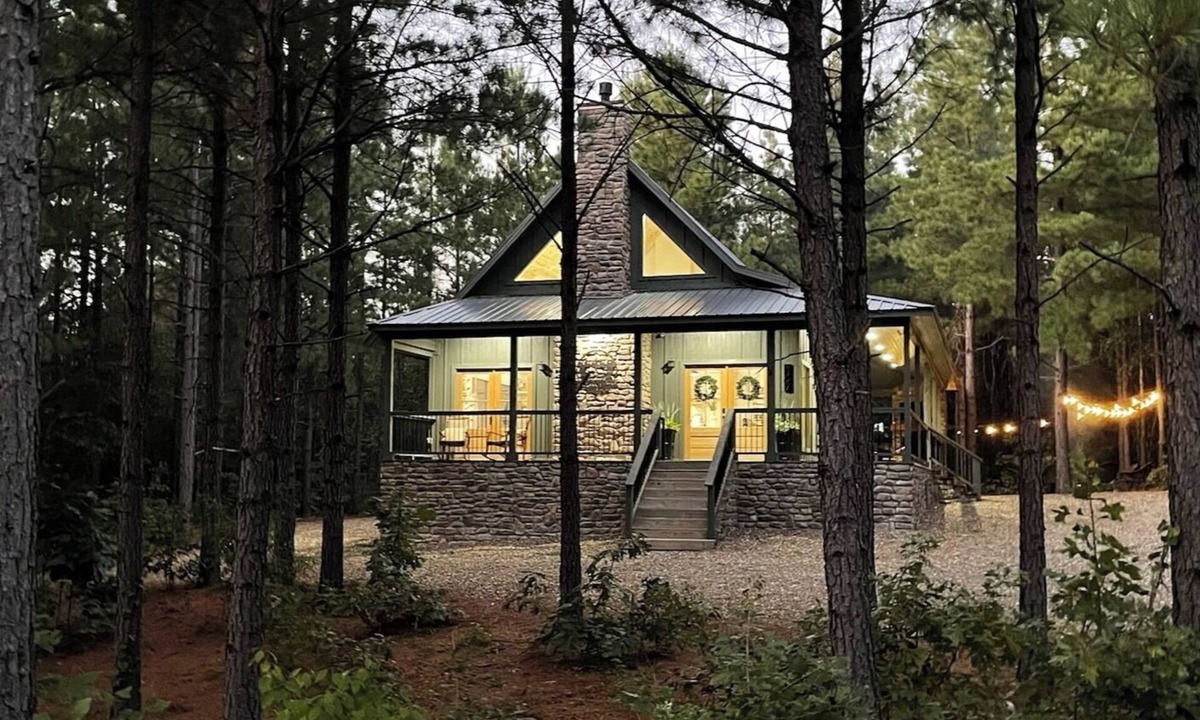Pickens Cabin | The TORTOISE SHELL - Peace, Privacy & a Playset in the Hochatown Pines