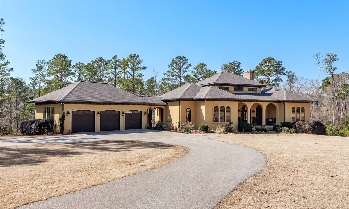 Appling House | The Ultimate Gentleman's Retreat