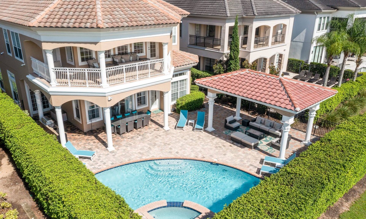 Reunion House | Themed Games Room | Kids Bedrooms | Private Pool with Summer Kitchen | Golf Course Views