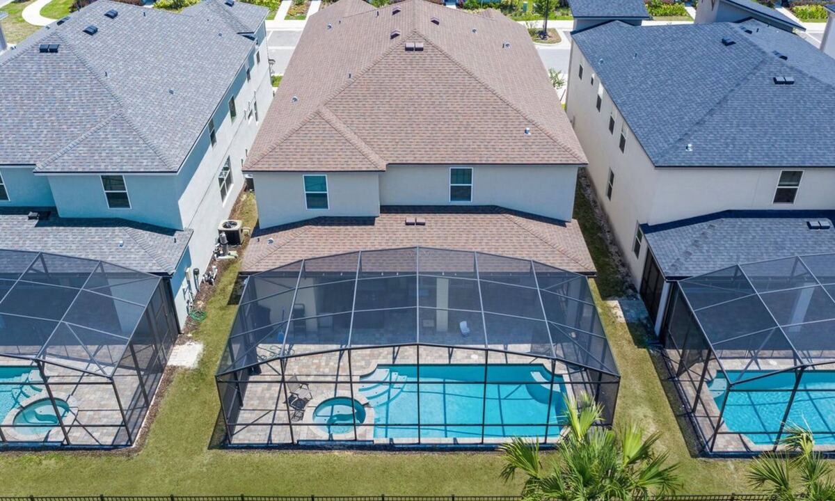 Bay Lake House | Themed Games Room | Themed Kids Bedrooms | Screened Pool