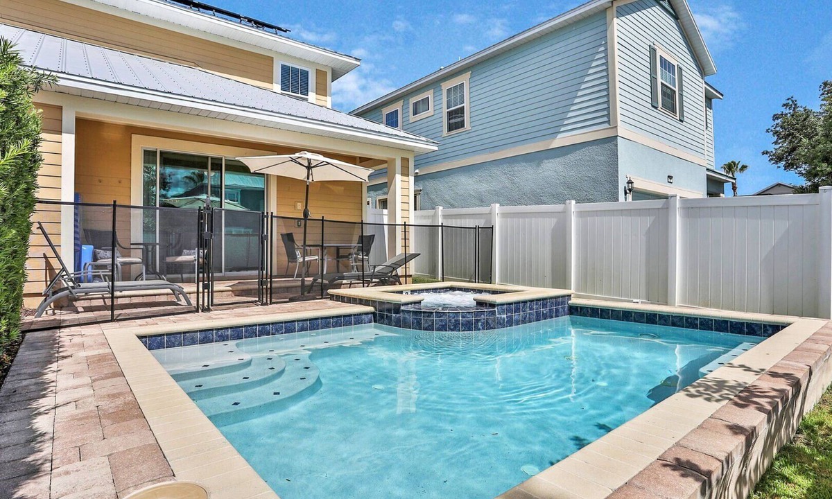 Reunion House | Themed Games Room | Themed Kids Bedrooms | Theater Area | Private Pool
