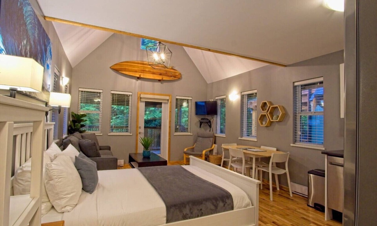 Ucluelet Cabin | Tide & Trail - Charming Cabin in Ucluelet