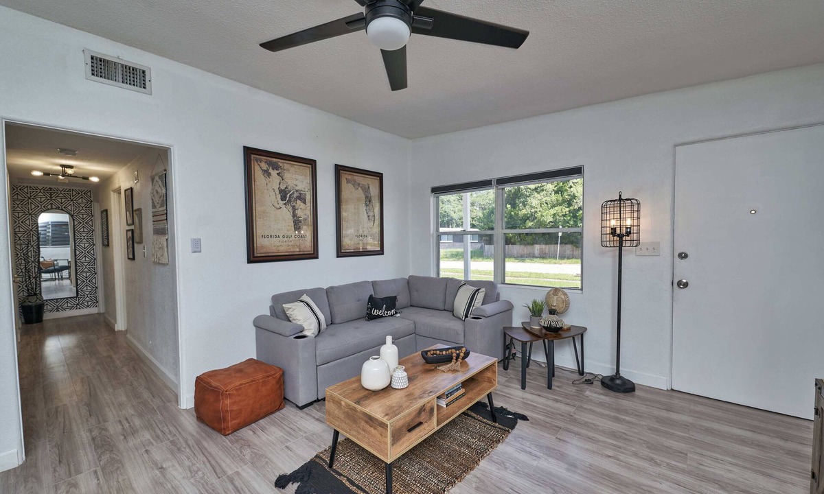 Whispering Oaks House | Tidescape Titusville 3/2 house large backyard, parking, in the center of it all!
