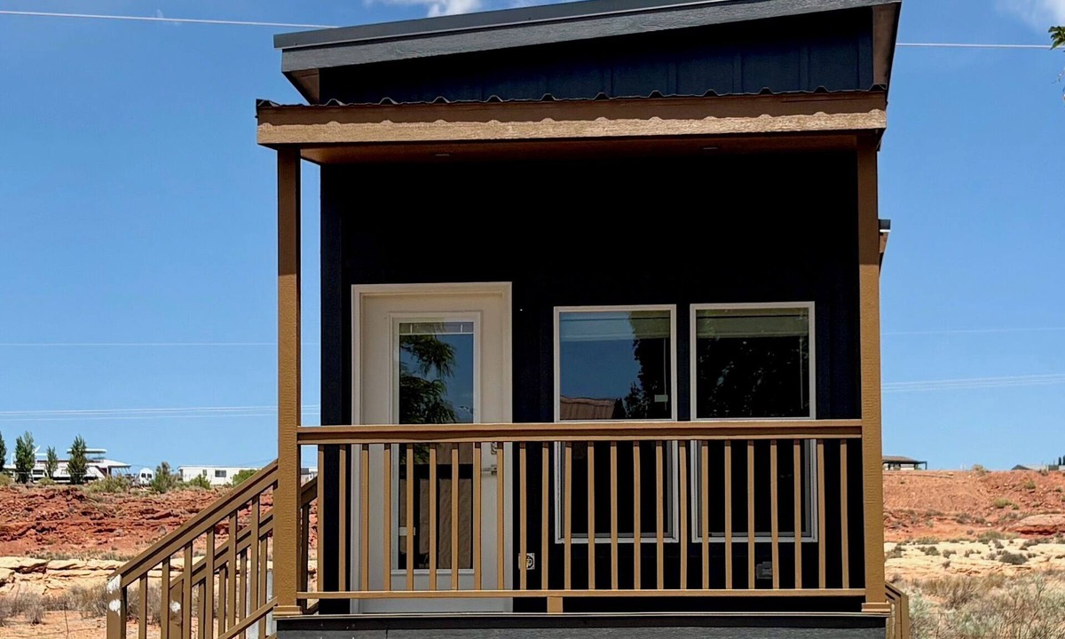 Page Cabin | Tiny Home King Home #11B