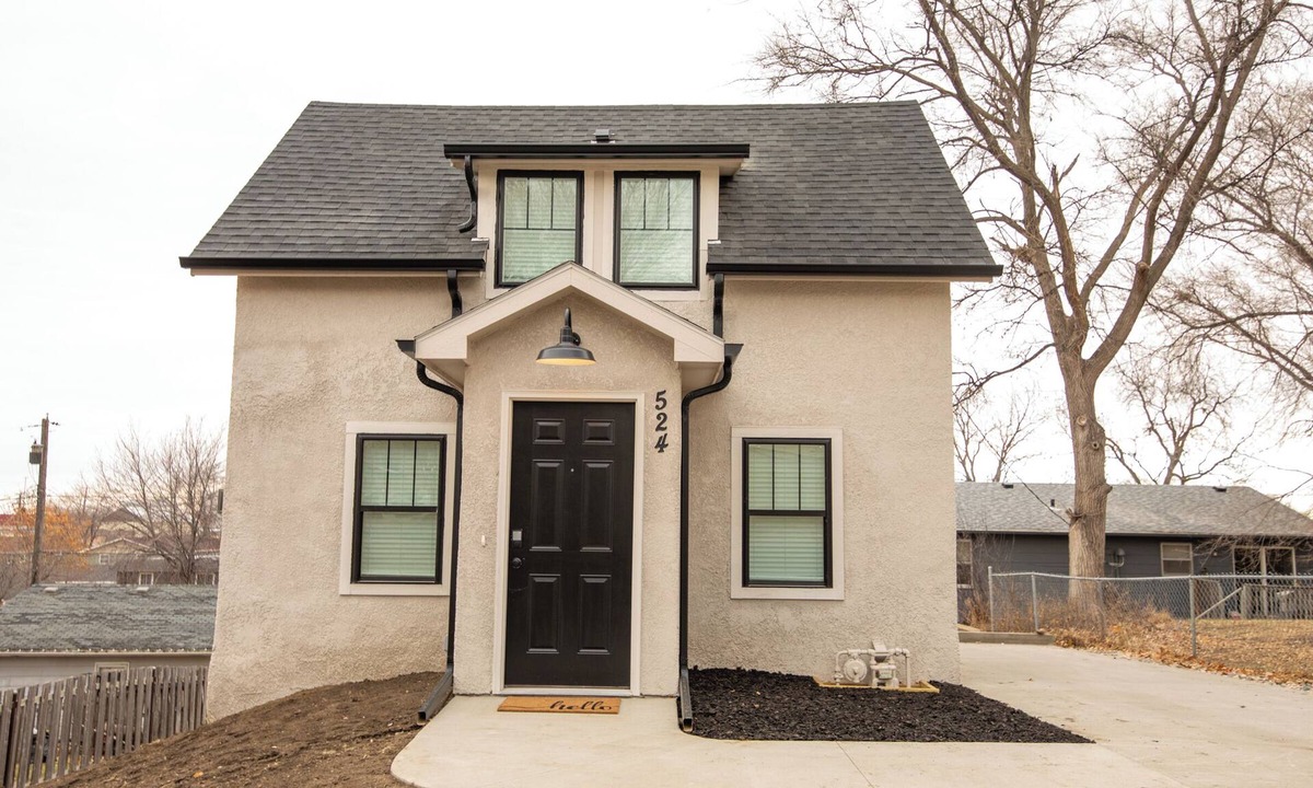 Sioux Falls House | Tiny Home on a Hill Close to Downtown, Sanford Premier Center and Airport