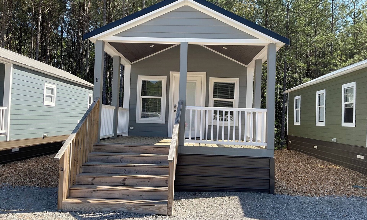 Pearl River House | Tiny Homes for Rent, minutes to the Casino, Golf Course & Water Park
