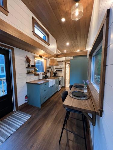 Groveland House | Tiny Rustic at Yosemite Gateway