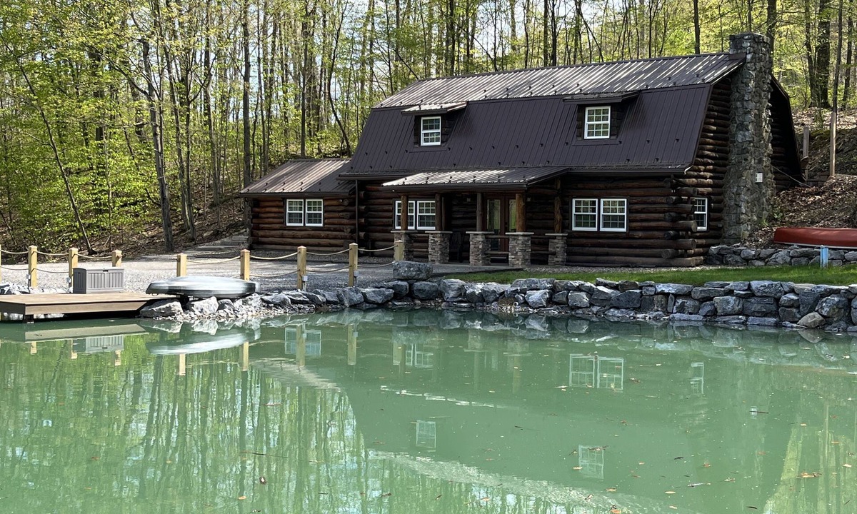 Tipton Cabin | Tipton Run Lodge: Luxurious Log Cabin with Private Pond!