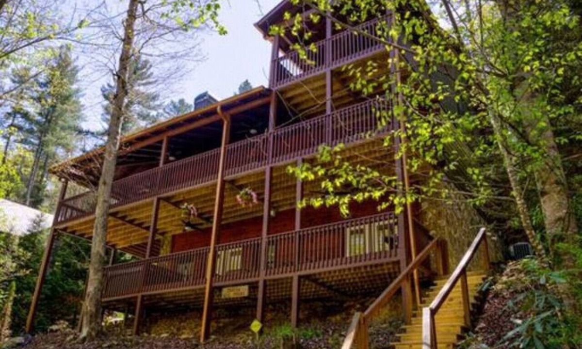 Blue Ridge Cabin | Toccoa River Fun + Hot Tub, Game Rm, Fish, Swim