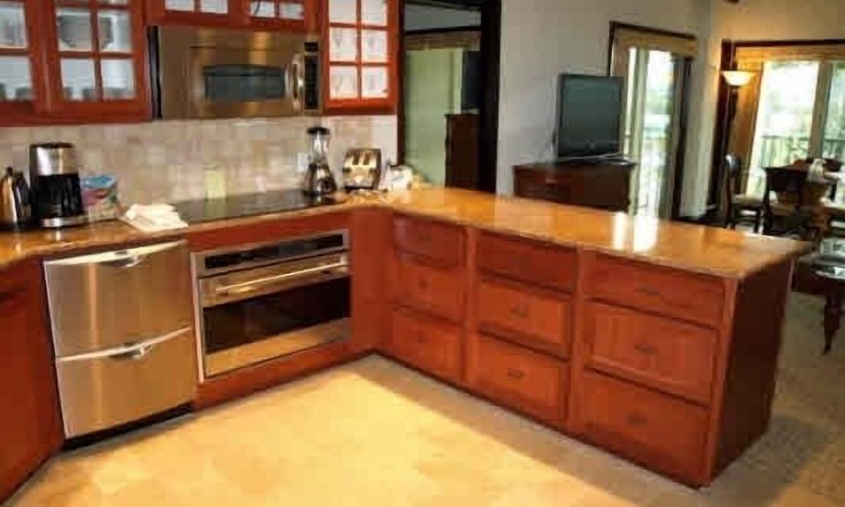 Wailua Condo | Top Floor corner unit in main building !