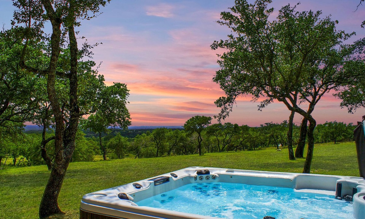 Wimberley House | Totally relax in luxury* Acres of views* private hot tub; peace & quiet