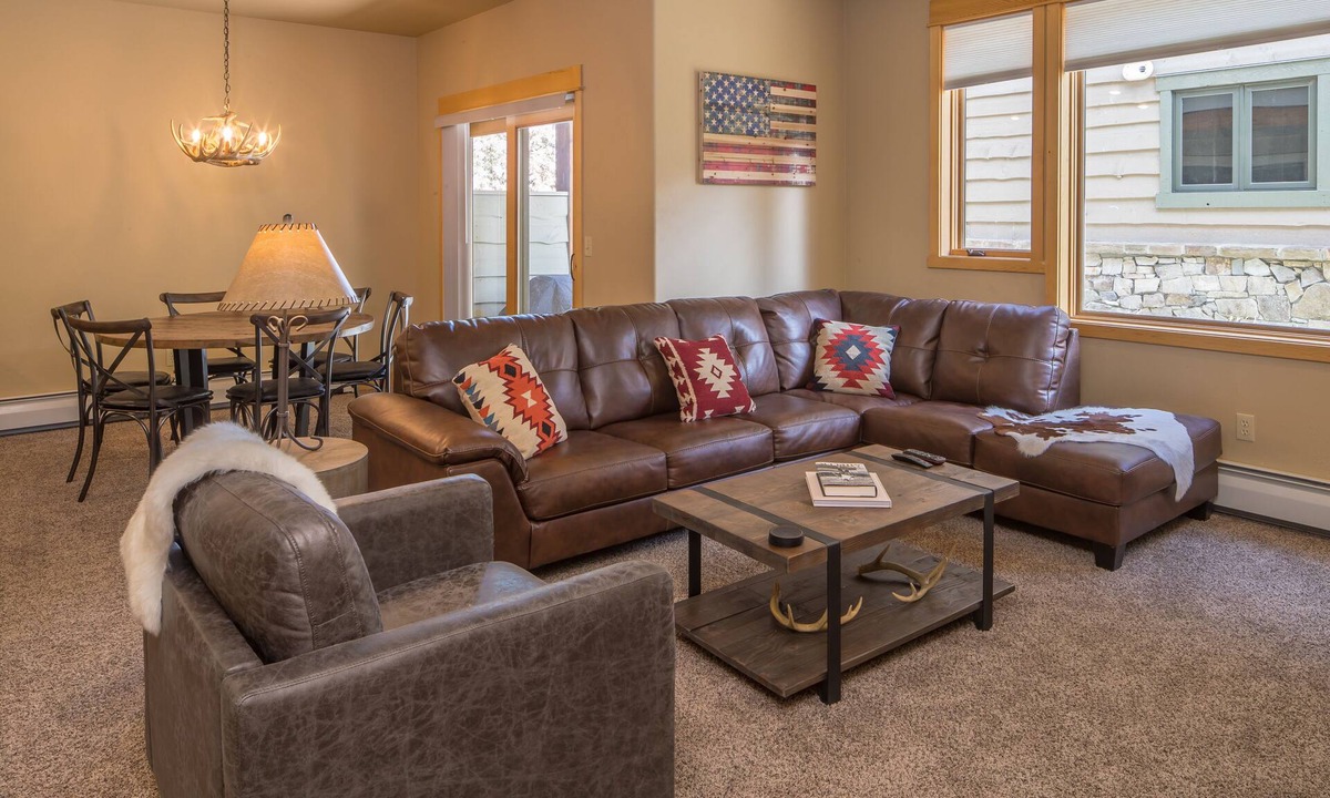 Big Sky House | Town Center Modern Rustic Townhouse - Contactless Check In