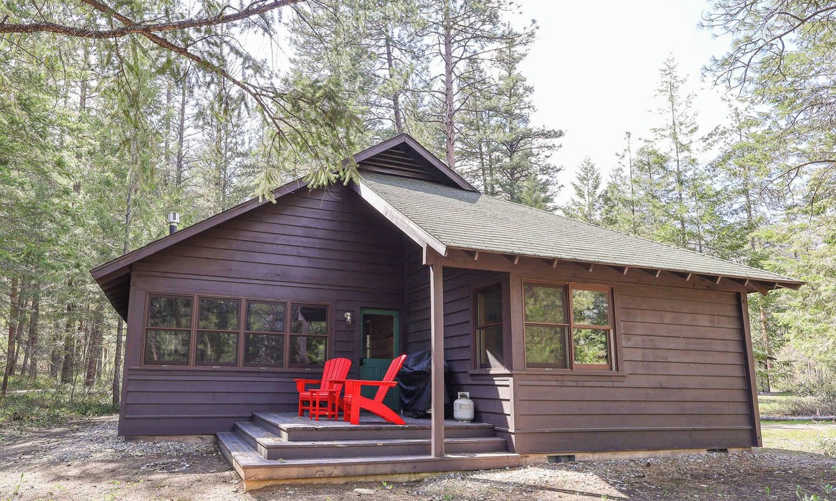 Mazama Cabin | Trailside Retreat 2 bedroom cabin at Wilson Ranch