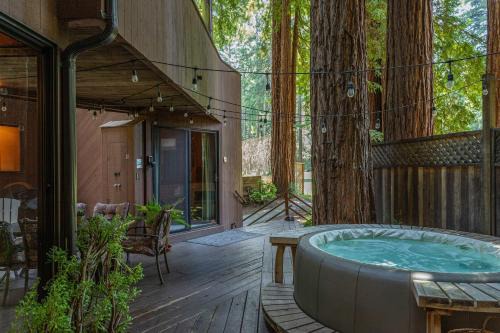 Northwood House | Tri-Level MCM Masterpiece Redwoods Golf & Spa