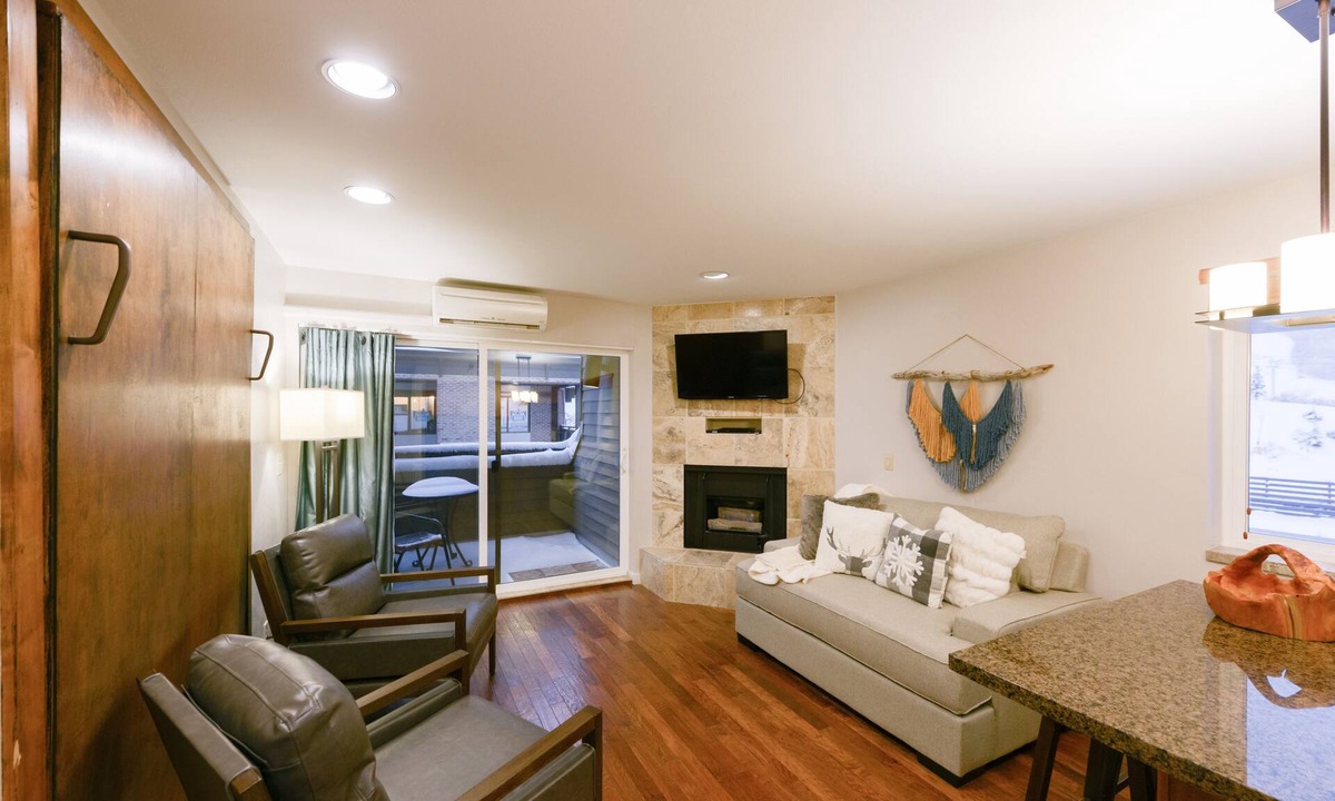 North Park City Condo | TRUE Ski-In/Ski-Out PARK CITY VACATION CONDO with MOUNTAIN VIEW!