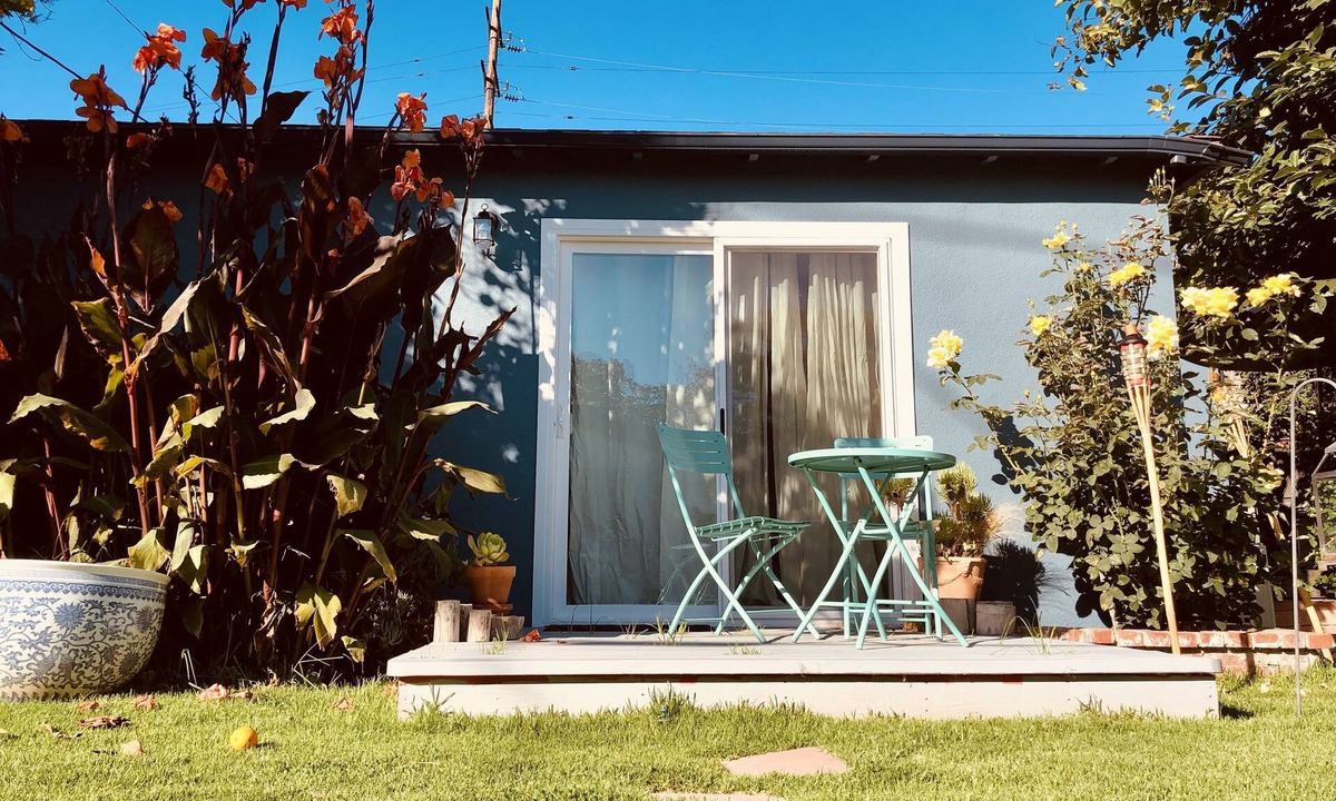 Palms House | UCLA BRUIN Hideaway in West LA - Close to Beverly Hills, Abbot Kinney, Culver
