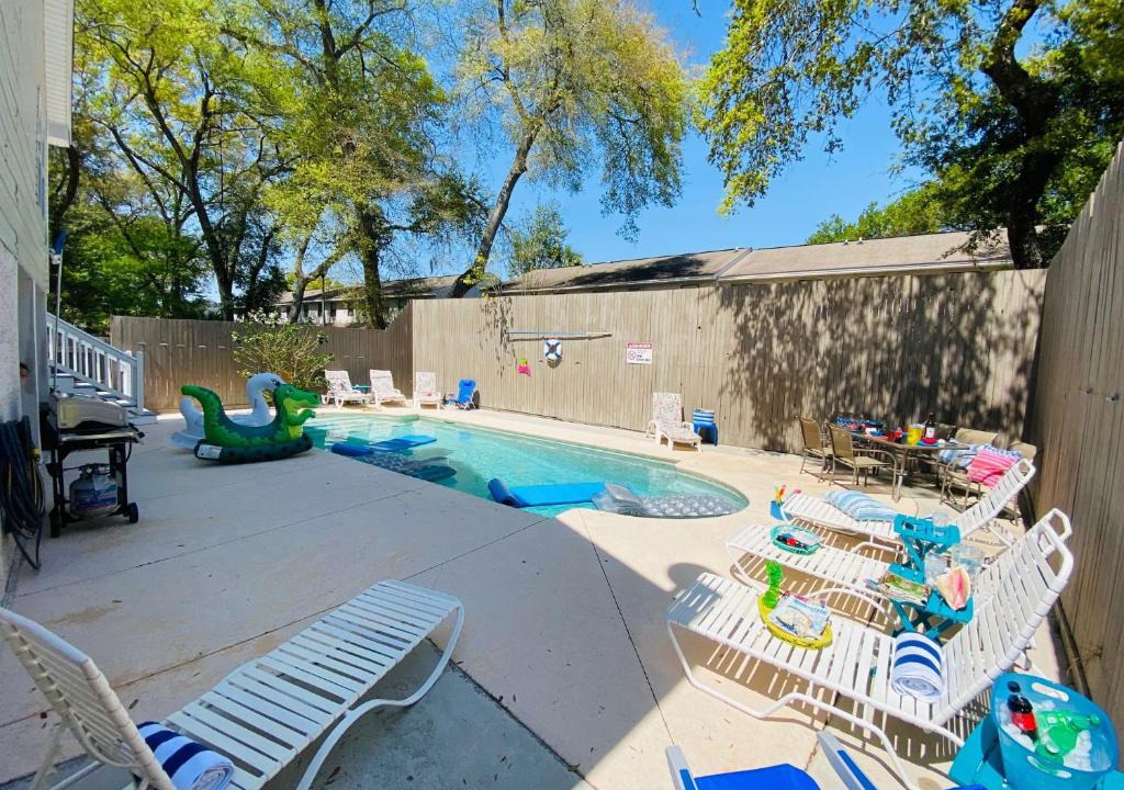 Saint Simons Island House | Ultimate 5 bedroom - 3 bath Family Vacation home with private Pool - SSI!