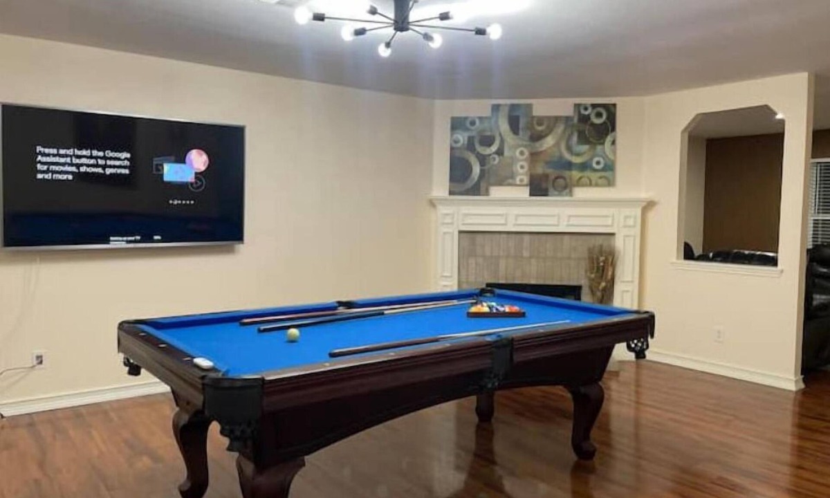 Wetmore House | Ultimate 6BR Game Retreat in Phlox Meadow with Pool & Air Hockey