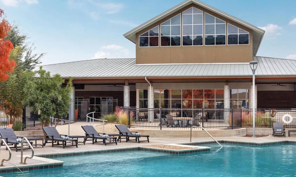 McNeil Hotel | Unforgettable Resort Experiences | 3 Units w/Full Kitchen & Free Parking + Pool