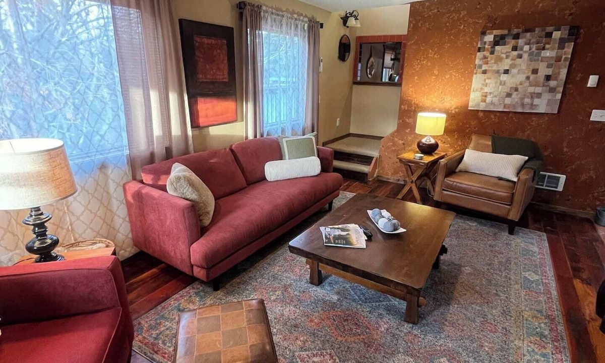 Riverfront House | Unique 3-bedroom house close to Downton in Riverfront Neighborhood.