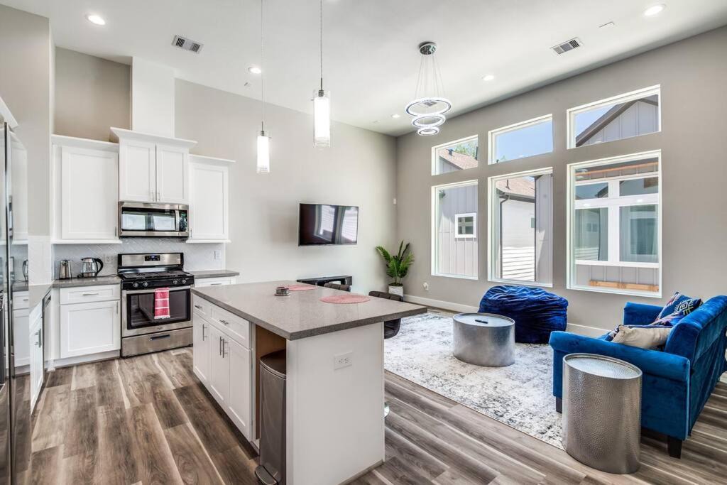Spring Branch East House | Upscale 2 story home by the Galleria!