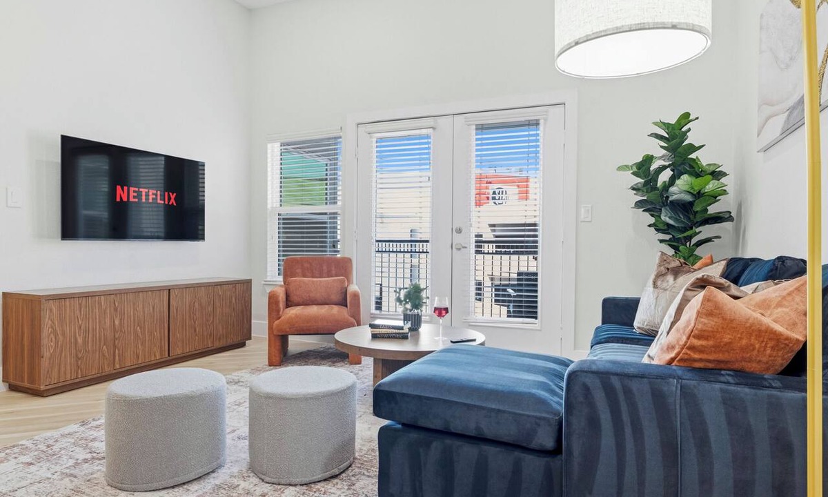 Cityplace Apartment | Uptown 2BR Shops, Dining, Katy Trail, Parking
